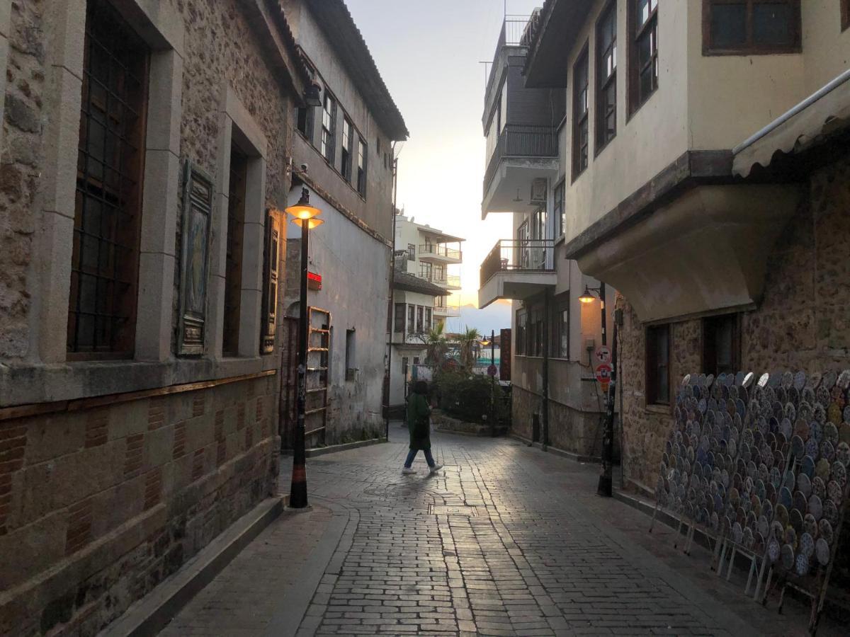 Mavi Avlu - Old Town Apartments Анталия Екстериор снимка