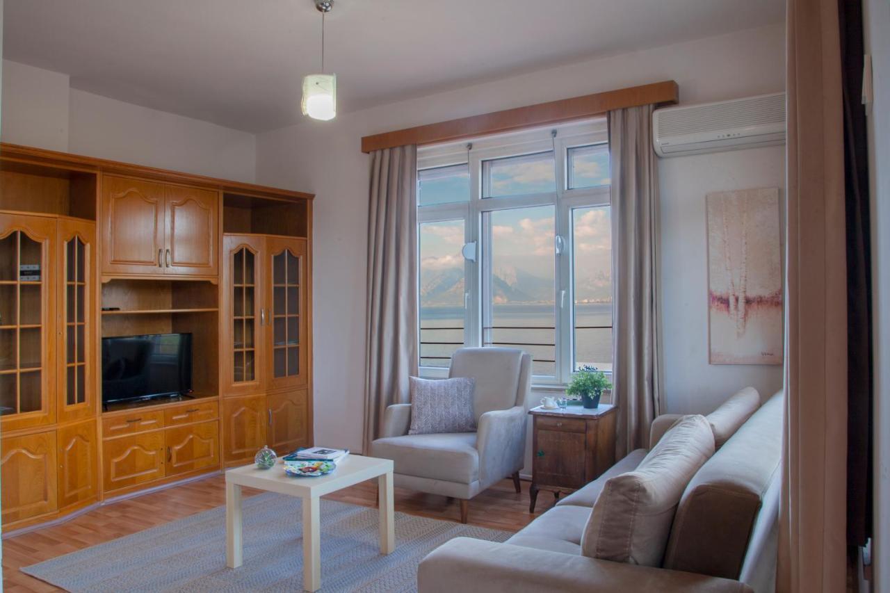 Mavi Avlu - Old Town Apartments Анталия Екстериор снимка