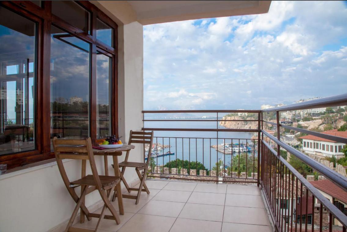 Mavi Avlu - Old Town Apartments Анталия Екстериор снимка